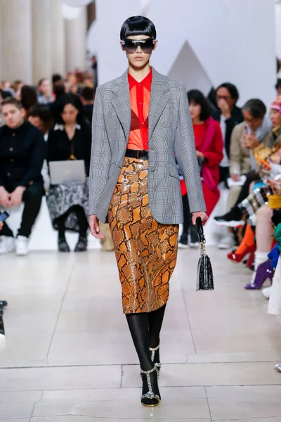 Look 12